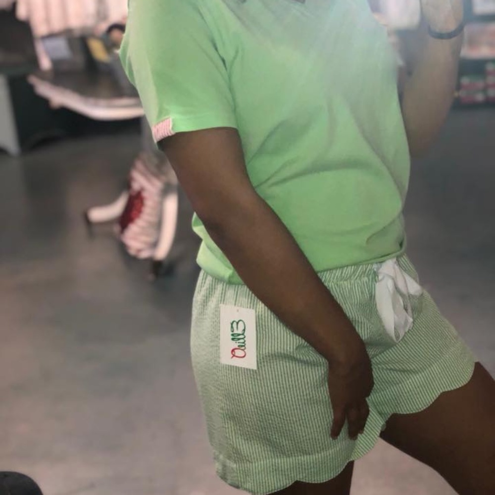 NWT EllieO Seersucker Green & White Lounge Shorts Preppy Pajama's Scallop Bottom - Picture 7 of 7